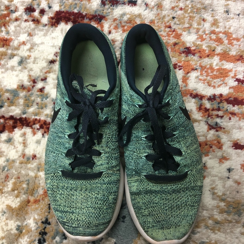 Nike Women's Mint Green and Black Flyknit Lunarlon Running Shoes - Picture 2 of 7